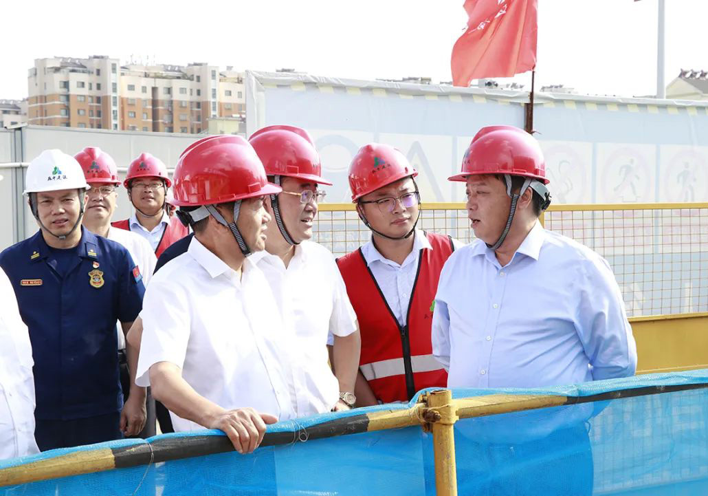 海安市委書記于立忠率隊檢查公司海安郵政物聯(lián)大廈安全生產(chǎn)工作