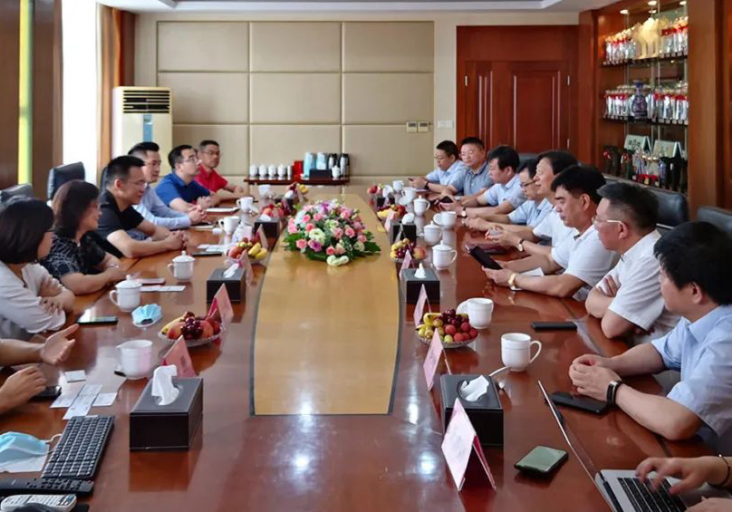 公司與融信集團(tuán)開展“總對(duì)總”交流